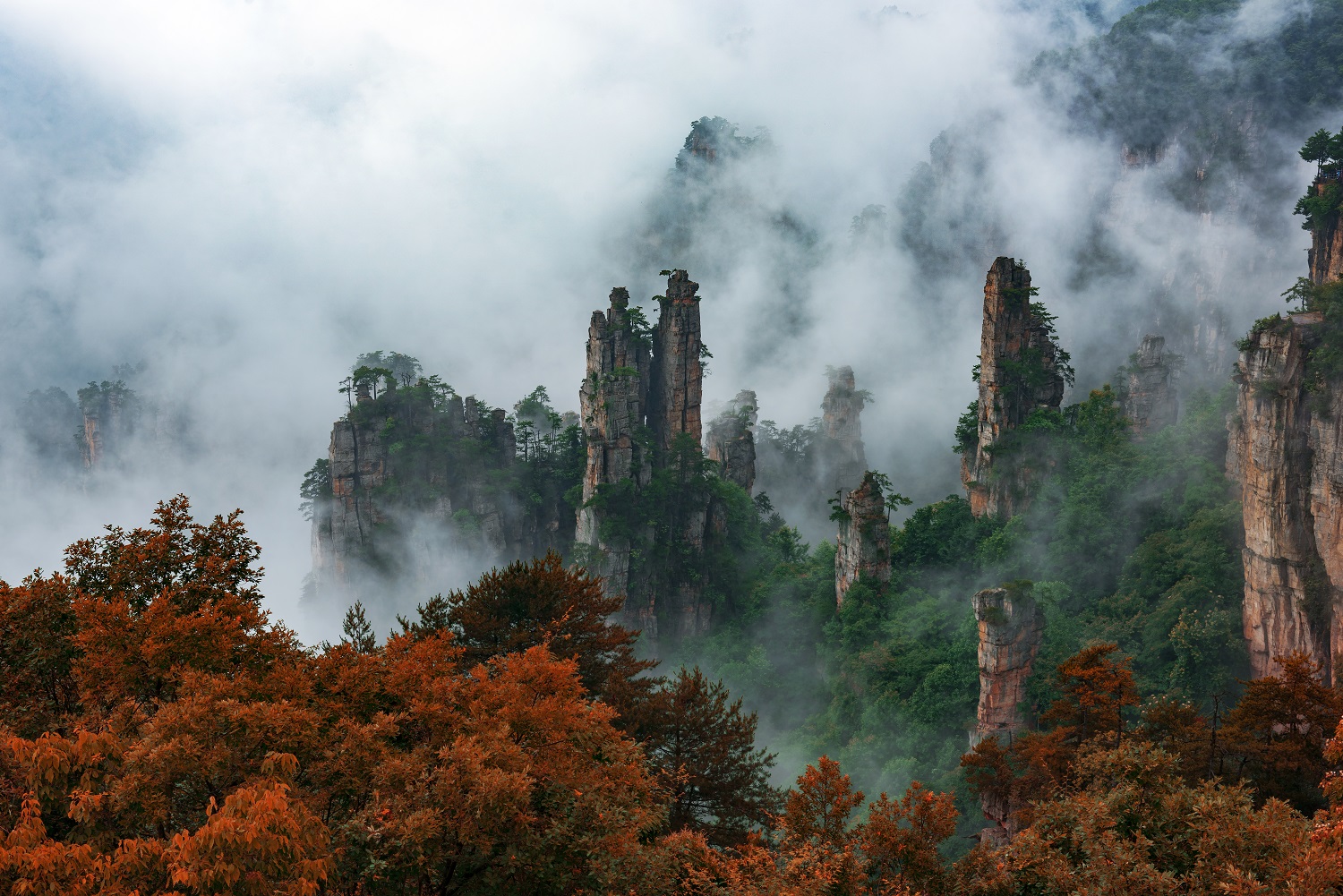 烟云御笔峰