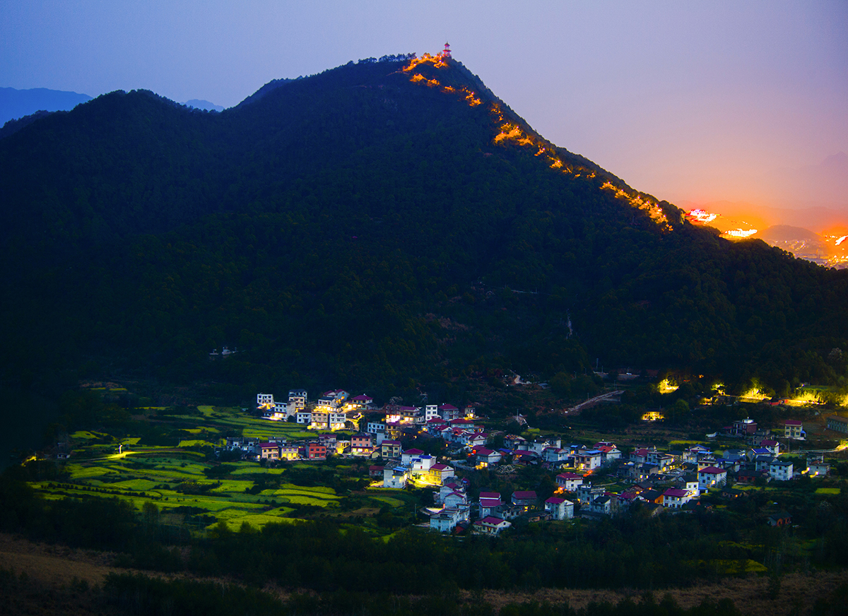 新农村夜色