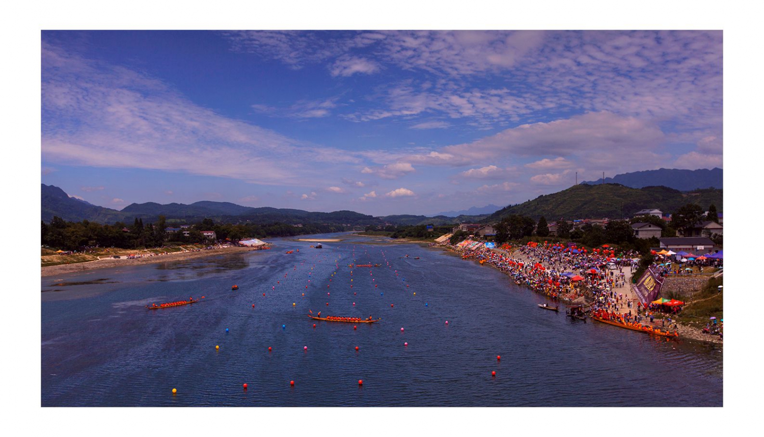 岩泊渡龙舟赛全景