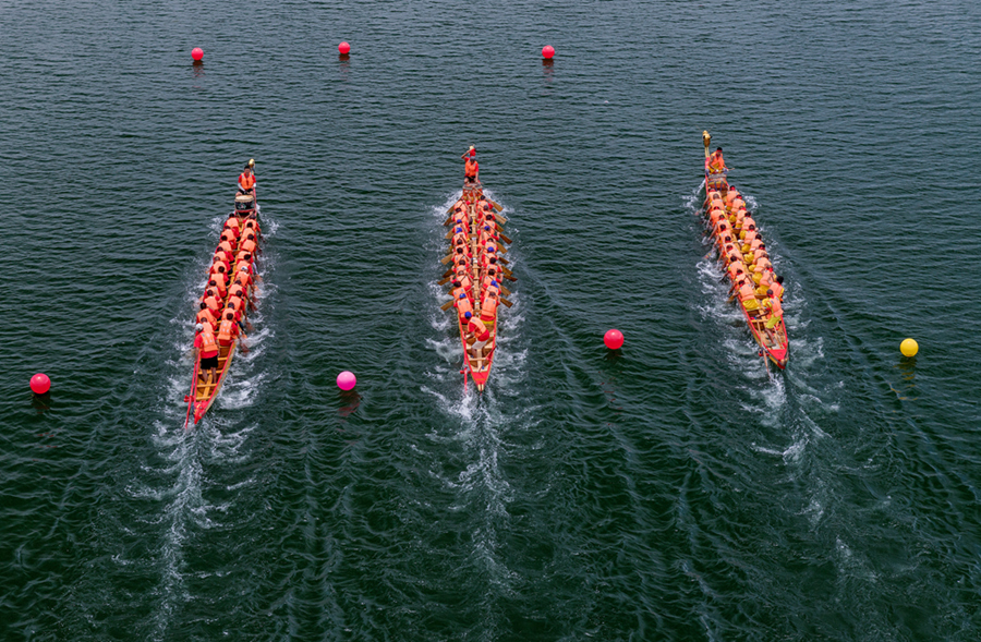 龙舟竞渡