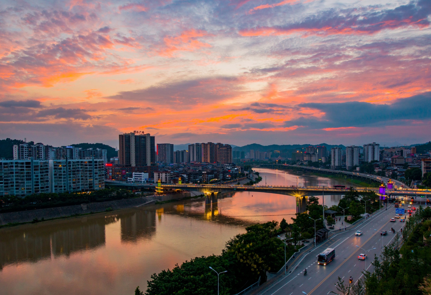 又见晚霞