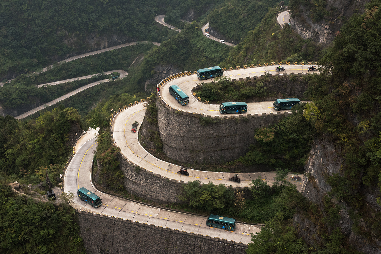 天门山公路奇观