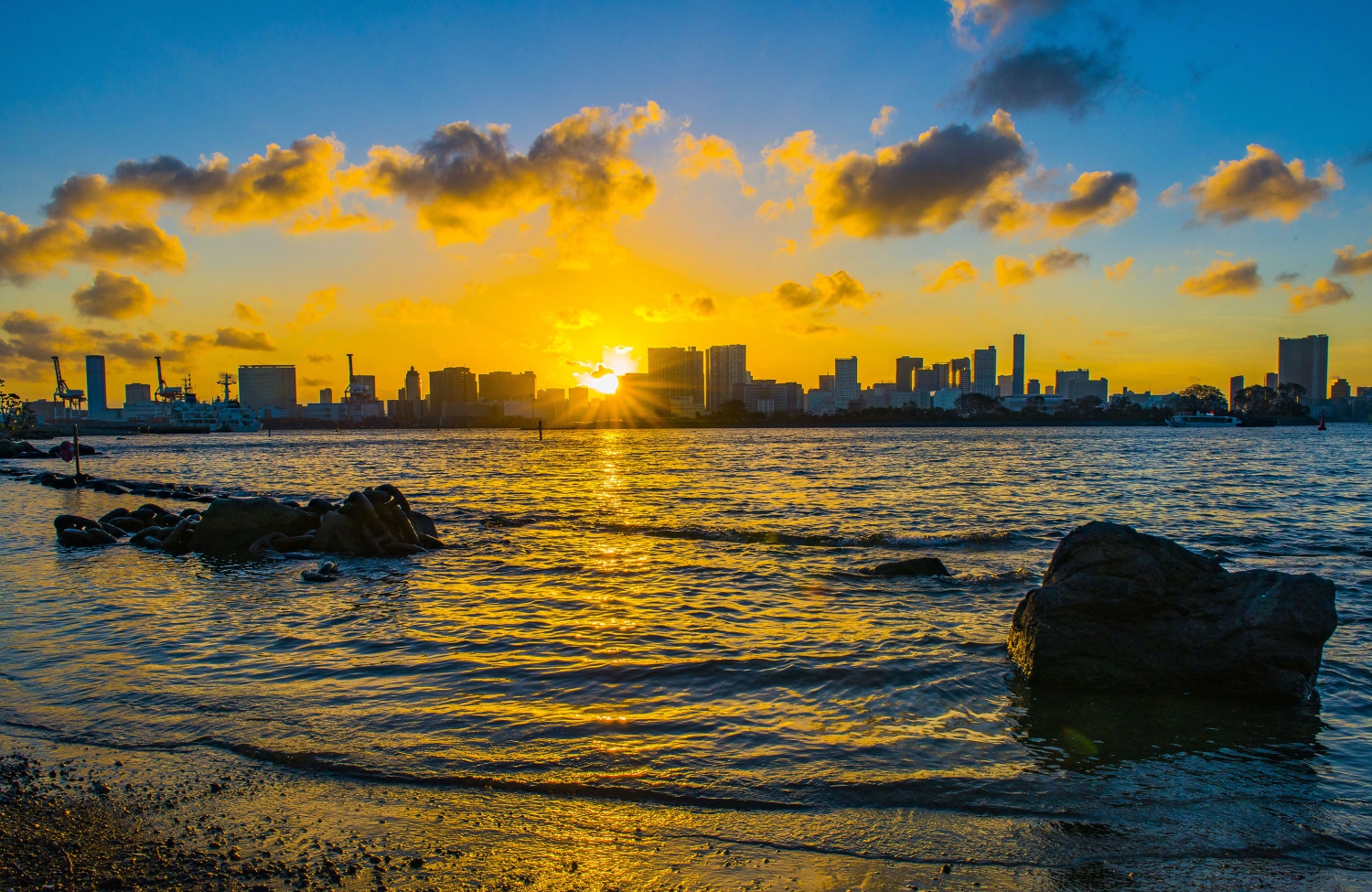 海滩夕照