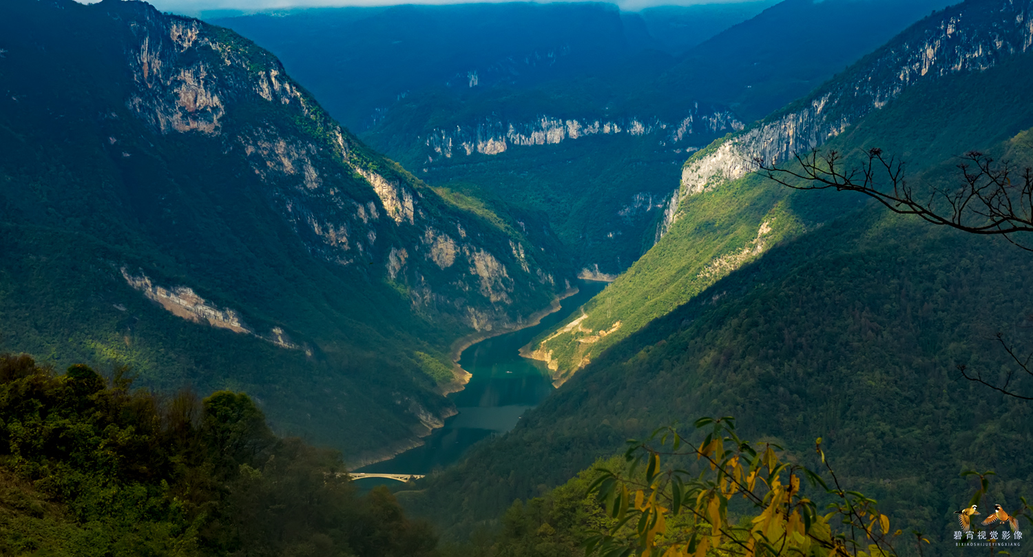 峡谷