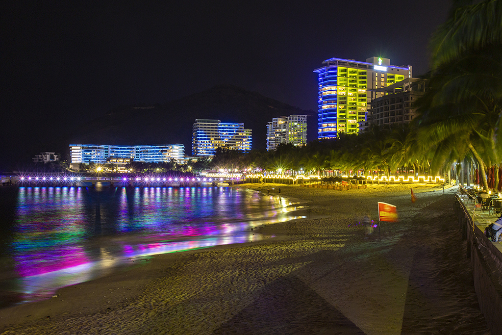 三亚大东海夜色