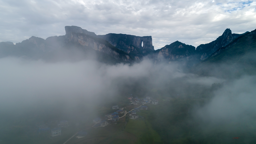 雨后天门山