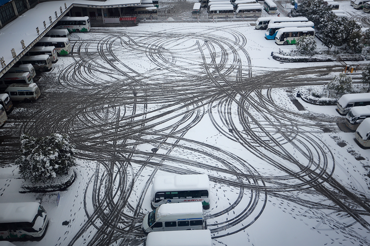 雪地抽象画