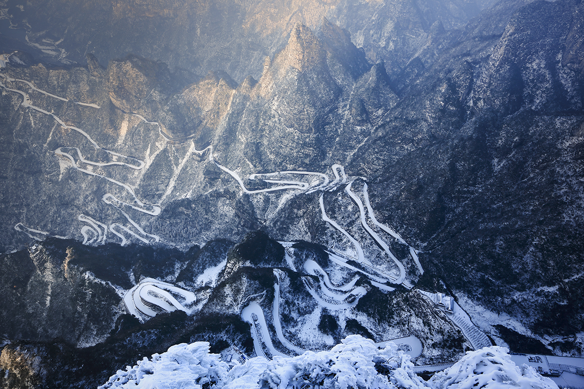 冬雪天门山