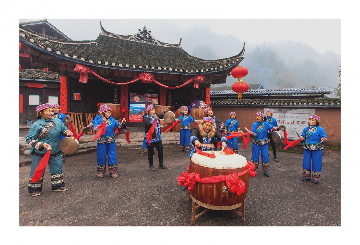 锣鼓喧天庆丰年