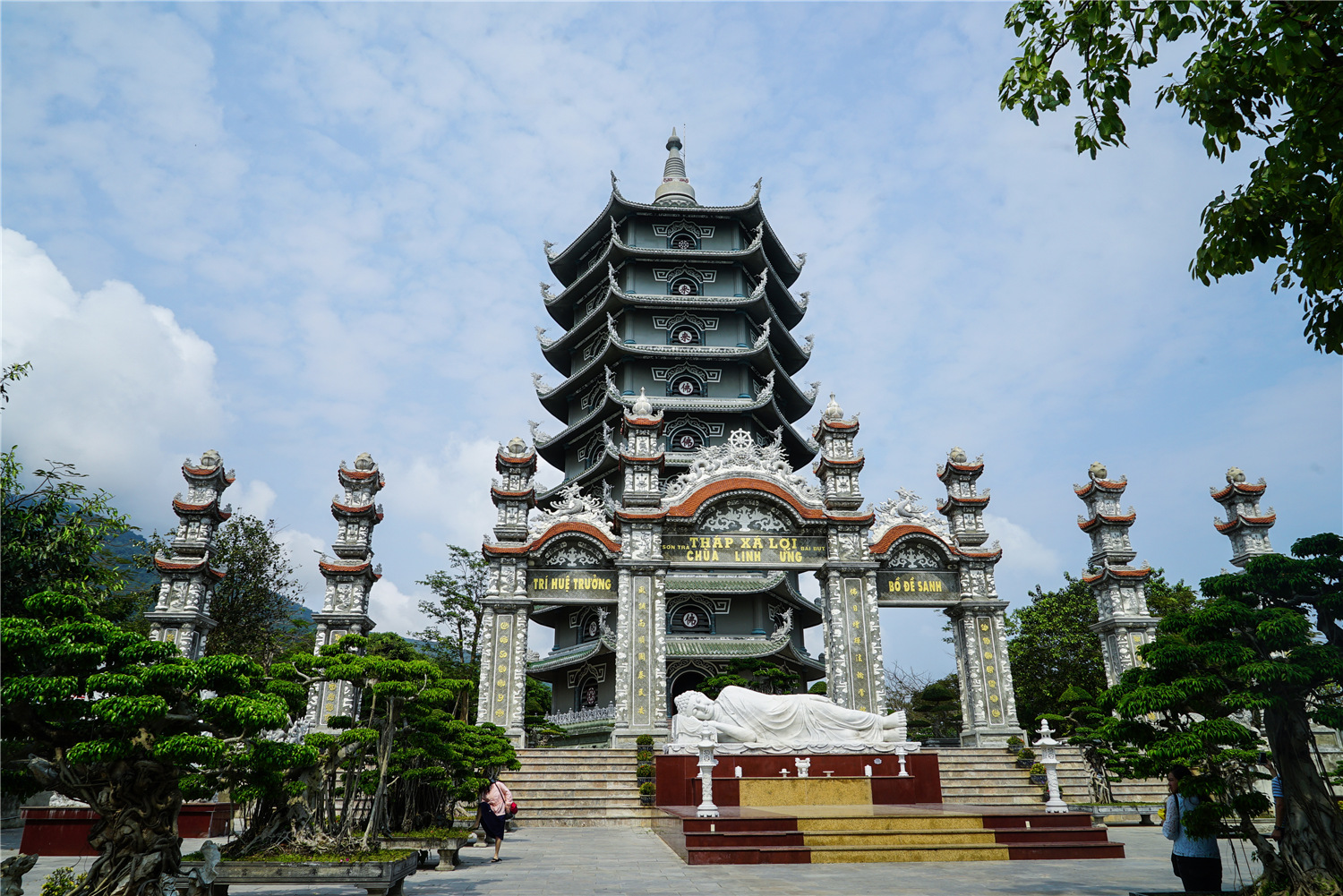 越南灵应寺