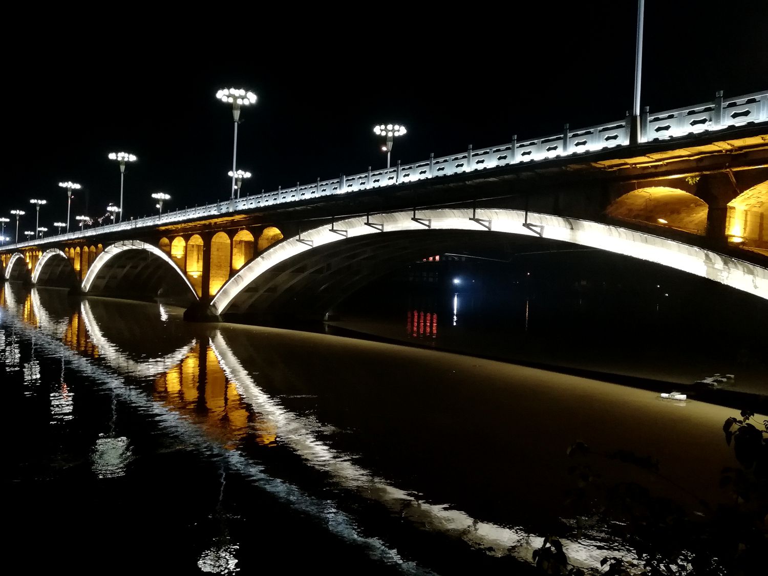夜色桥影