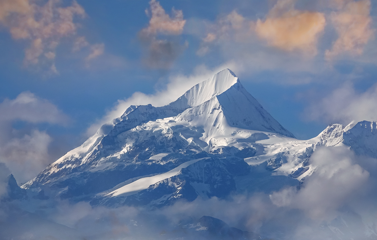 尼泊尔雪峰
