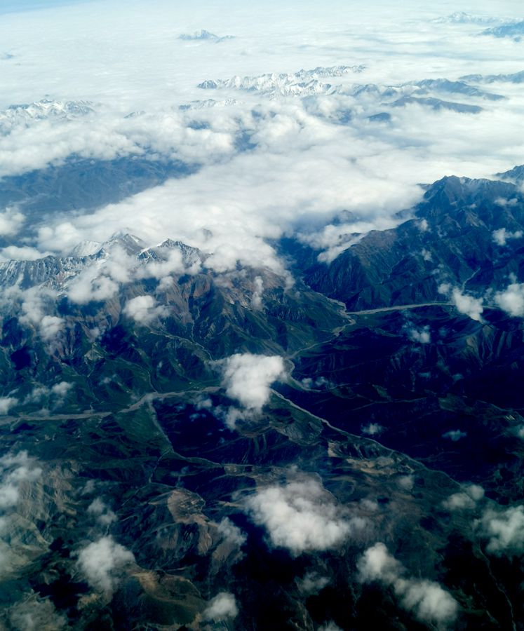 万山雄伟