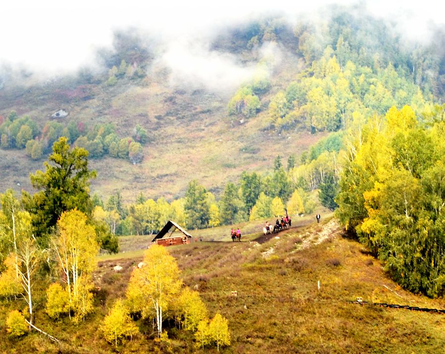 天山秋色
