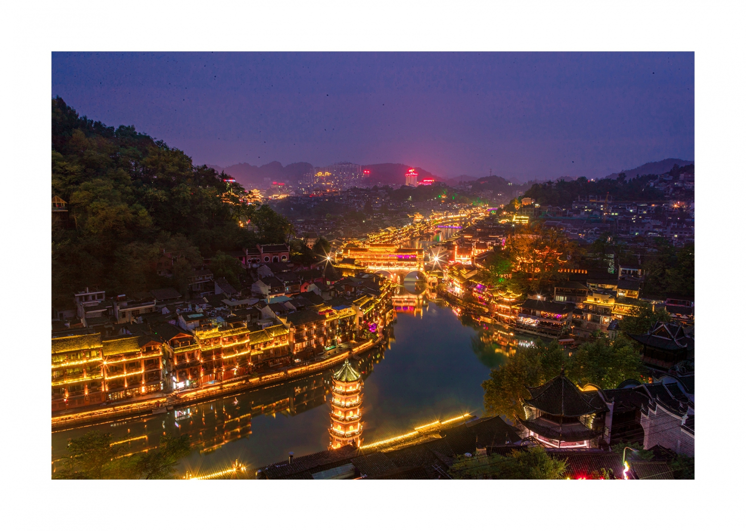 不夜凤凰城