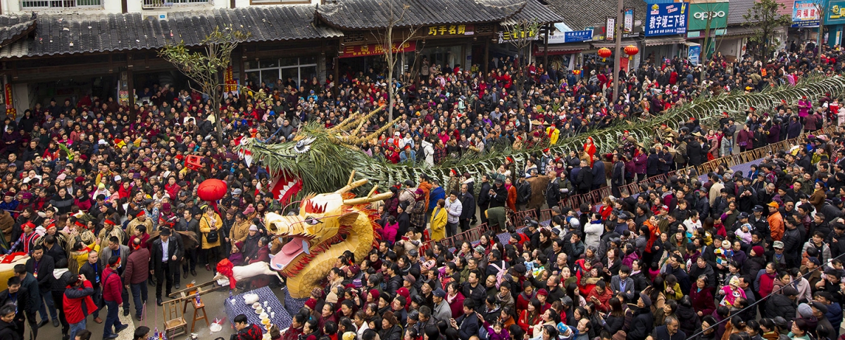 万头攒动祈丰年