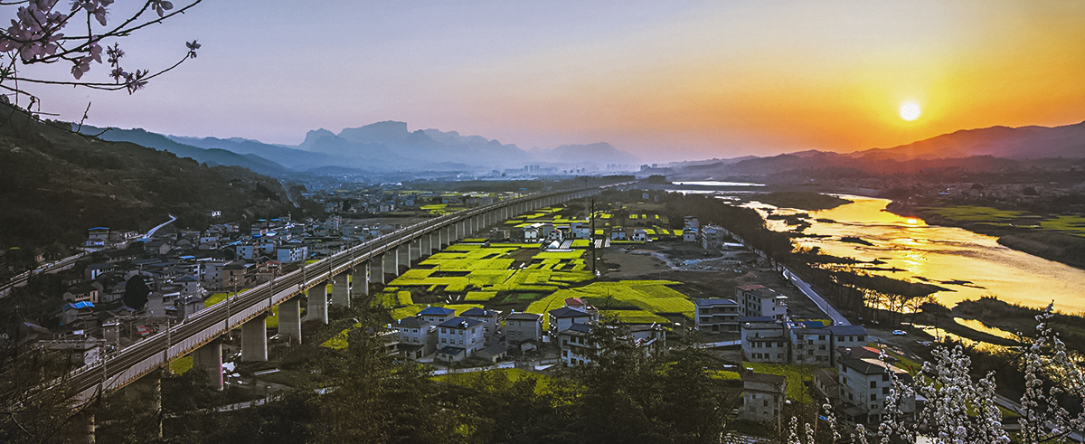 关门岩晚霞