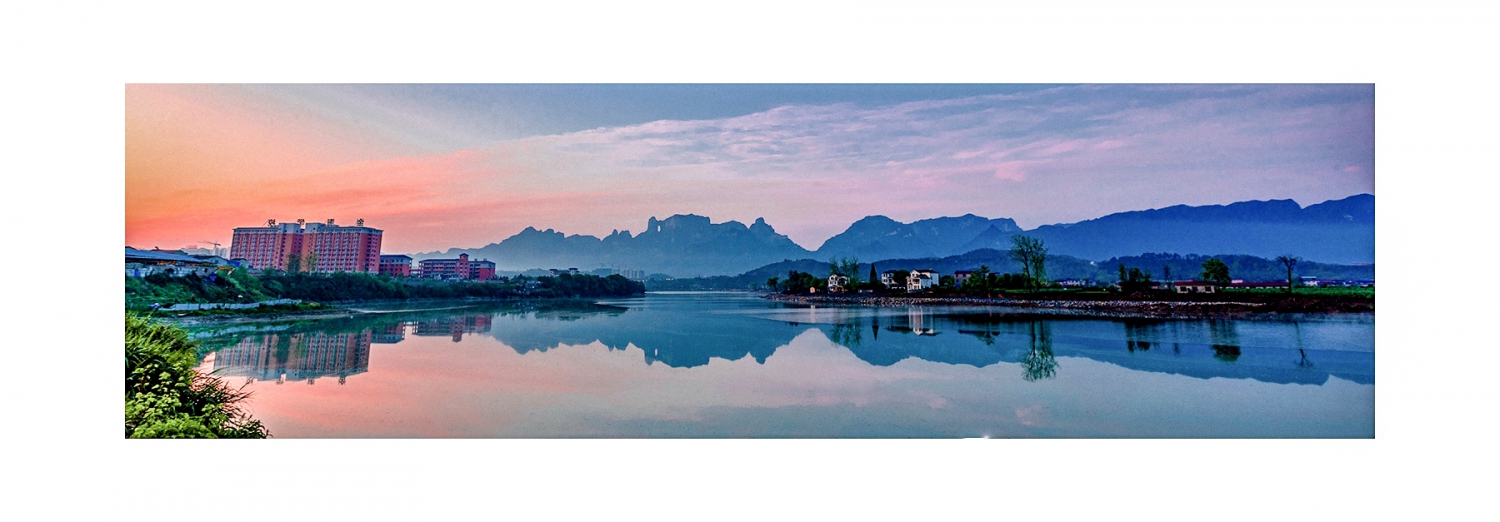 天门山下澧水河