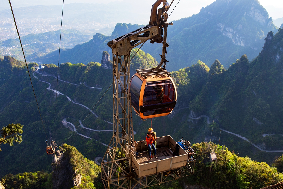 2020天门山索道高空救援演习