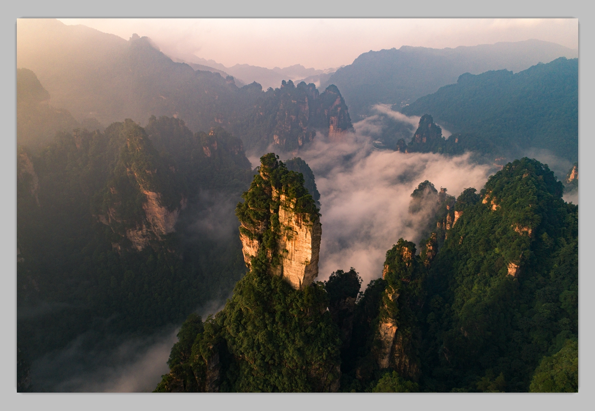 云雾缭绕张家界